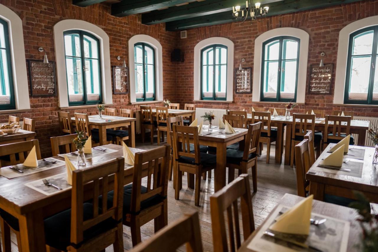 Na Kopečku AD 1795 - restaurace a penzion Dvůr Králové nad Labem Esterno foto